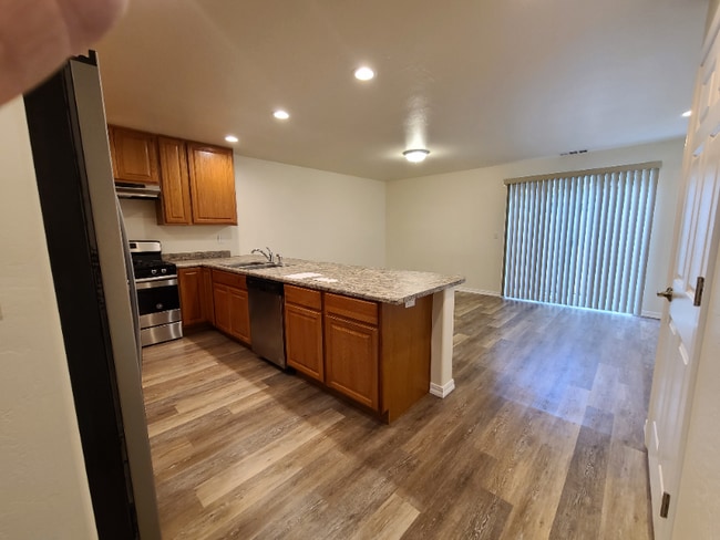 Photo - 657 SE 8th St