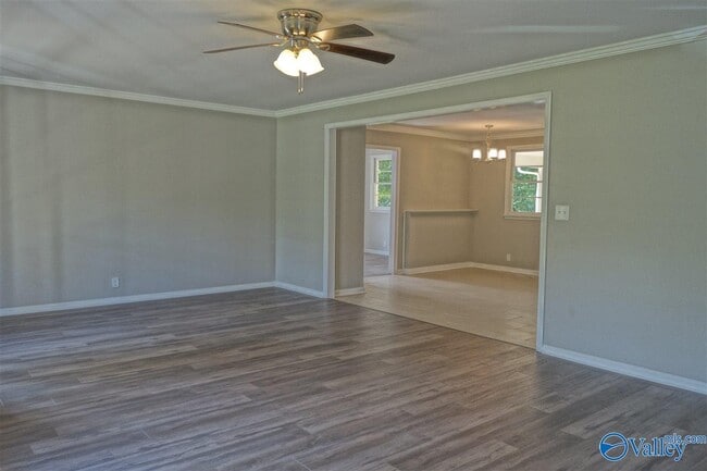 5300 Whitesburg Dr