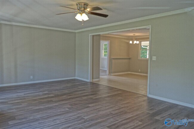 Photo - 5300 Whitesburg Dr
