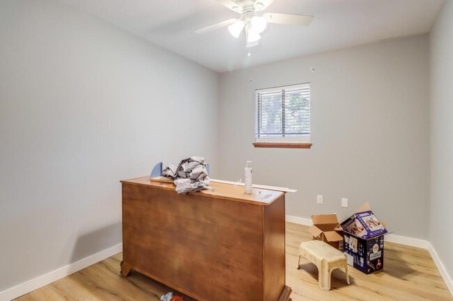 Photo - 911 Brown St