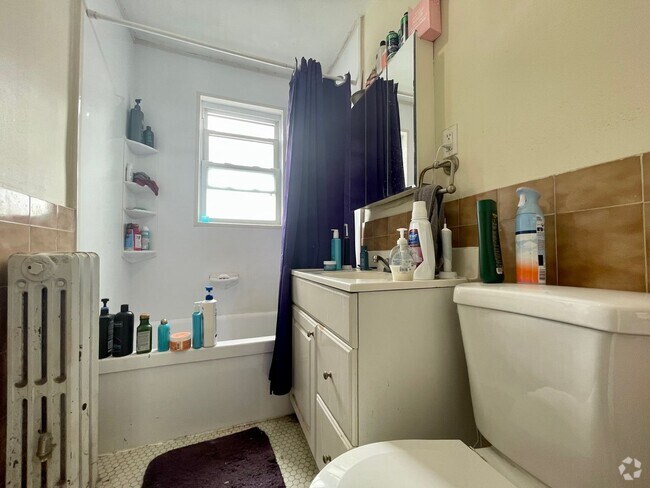 Building Photo - Brock St 3 Bed Rental