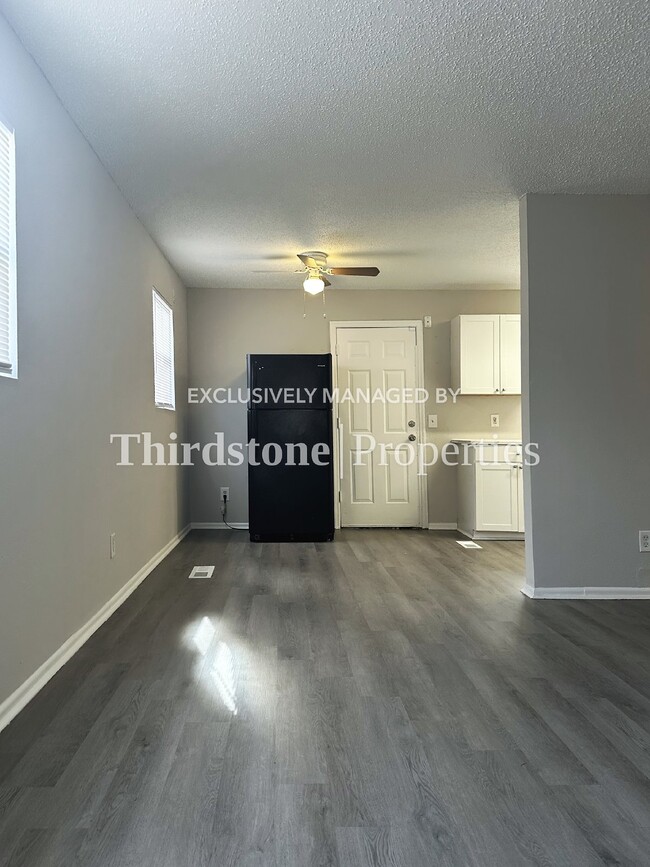 Photo - 6460 Lanark Ave