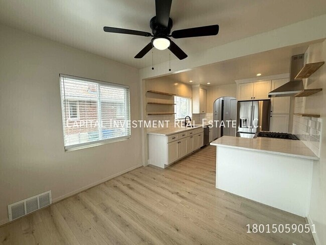 Photo - 1452 Hollywood Ave