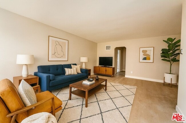 Photo - 925 S Holt Ave Unidad 2 Rental