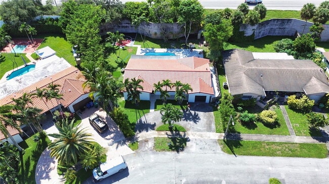 Photo - Northeast 18th Court, Miami, FL 33179 - 4 ...