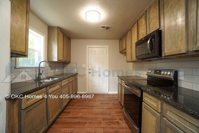 Photo - Move in ready. Updated 3 bed in NW OKC!