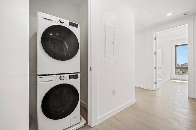 2201 Beverley Rd Unit 205