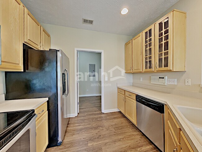 Photo - 1001 Mallory Ln