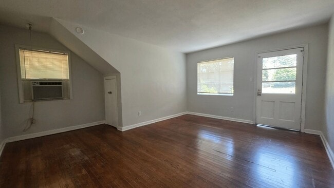 Photo - 903 7th Ave Unidad 903 A 7th Ave