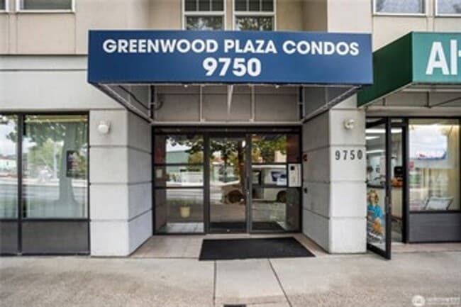 Building Photo - 2 Bedroom Condo Available Now! Unit 202