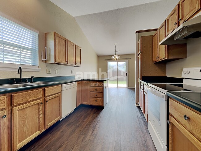 Photo - 5521 Bracken Cir