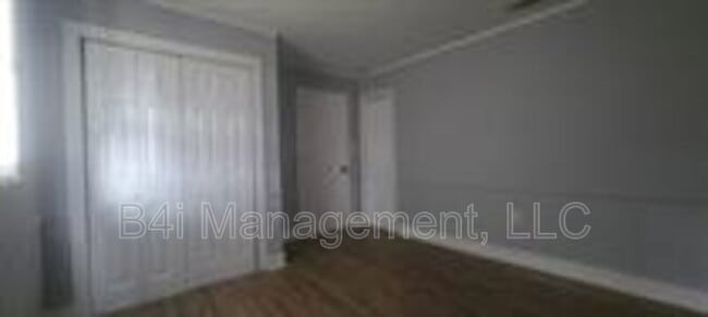 Building Photo - 214 Grady Ave NE Rental