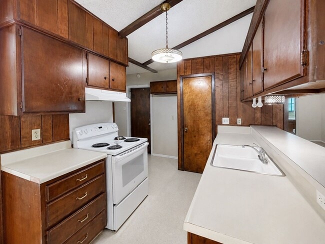 Photo - Spacious single-story rental offering 3 bedrooms, 2 full baths and approximately 1,405 square fee...