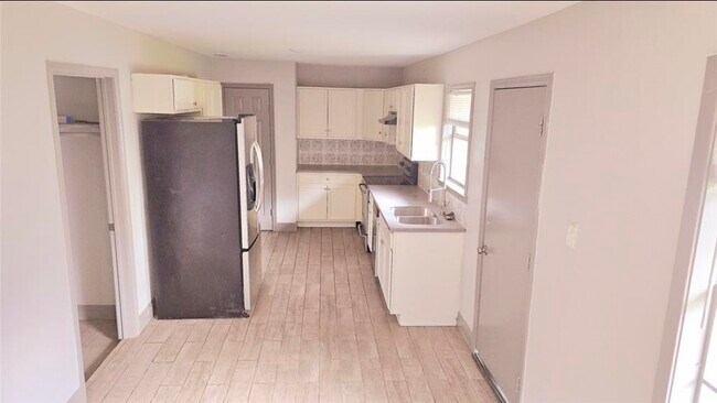 Photo - 3308 Sophie Ann Dr