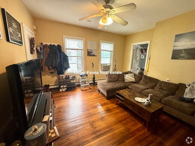 Building Photo - 20 Bristol St Unit 2 Rental
