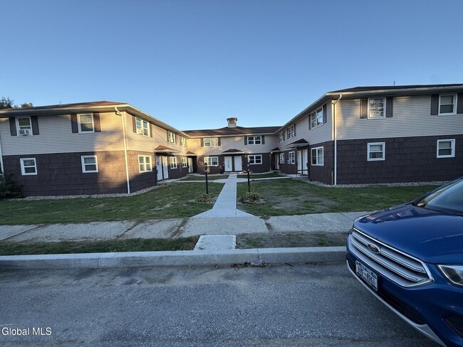 Building Photo - 22 Church St Unit 6