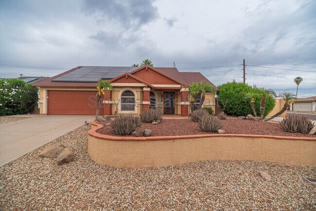 Building Photo - 7730 W Shaw Butte Dr