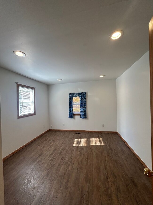 Photo - Updated 3 Bedroom House!