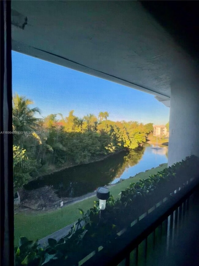 Photo - 721 N Pine Island Rd Unit 403