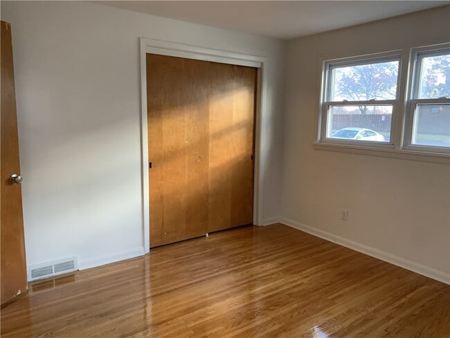 Photo - 80 Abington Rd