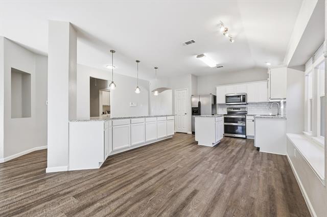 Photo - 7620 Waterside Pl