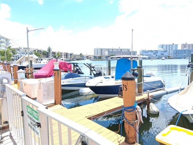 Building Photo - 100 Golden Isles Dr Unit 206