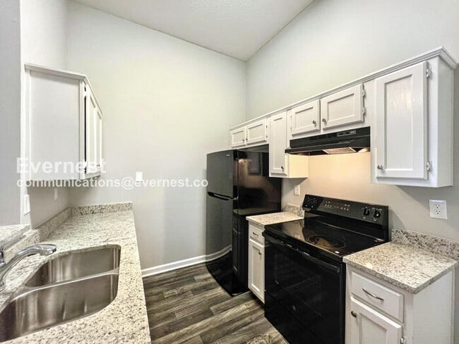 Photo - 5637 Kaitlyn Dr W