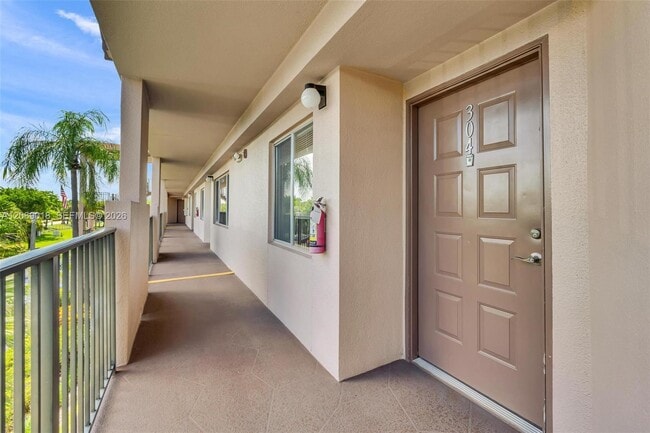 Photo - 12651 SW 16th Ct Unidad 304B