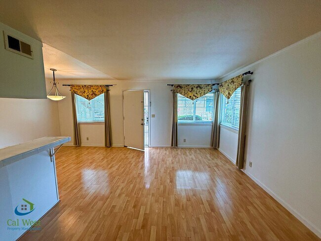 Photo - $2895 - 2 Bed/1 Bath Townhome in North San Jose-Near Lightrail
