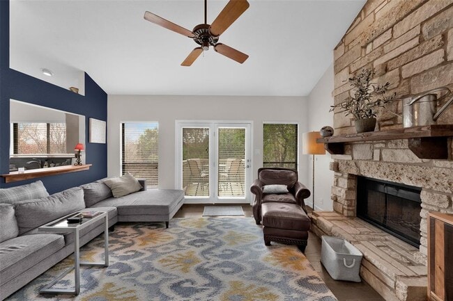 Photo - 4404 Travis Country Cir Unidad E4