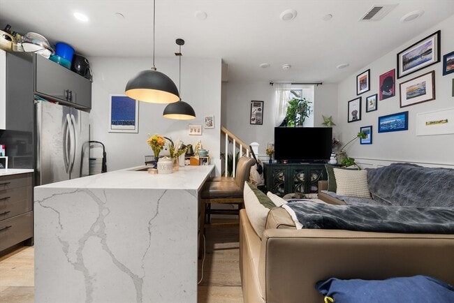 Building Photo - 300 Somerville Ave Unit D