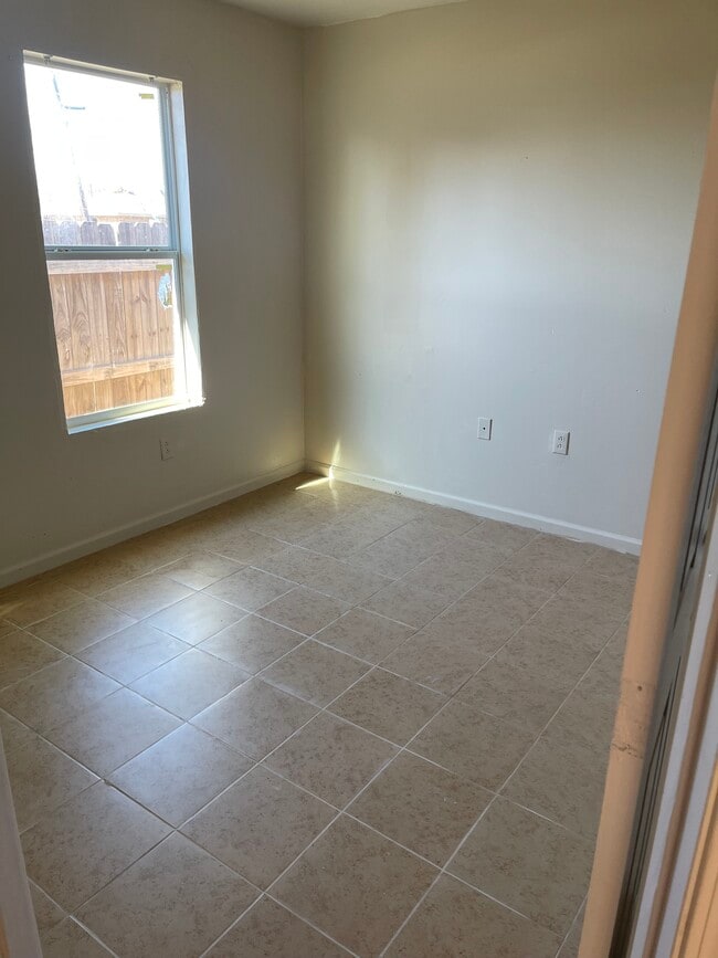 Photo - 2621 Saint Joseph St