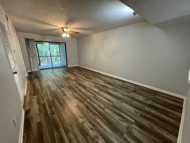 Photo - ANNUAL RENTAL - 2 BED / 2 BATH AT PINE HAVEN Unidad 22