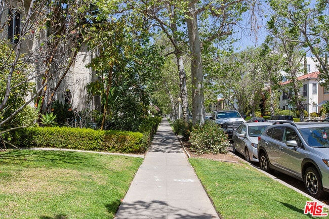 Photo - 181 S Sycamore Ave Unidad 201