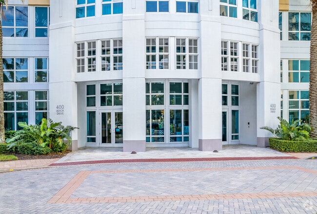 Photo - 400 NE Beach Dr