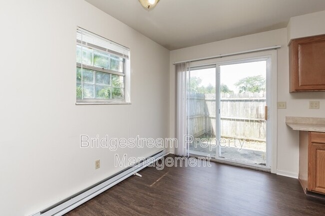 Photo - 4327 Powell Rd
