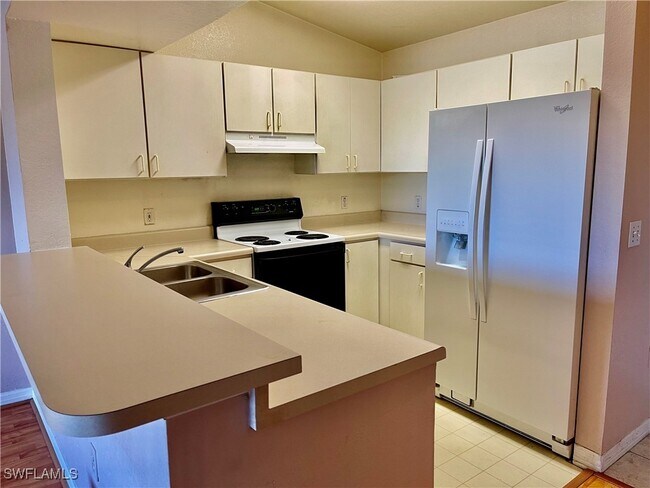 Photo - 8274 Key Royal Cir Unidad 1032