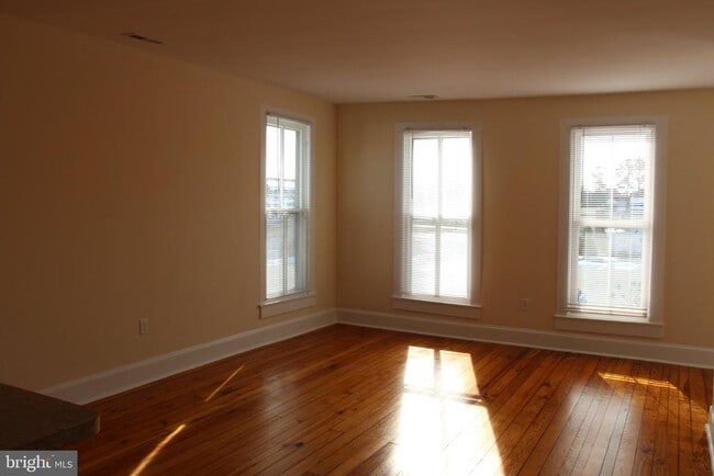 Photo - 205 Railroad Ave