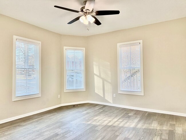 Photo - 218 College St Unit A