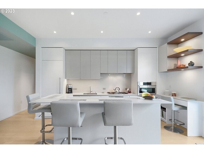 Photo - First Month's Rent FREE! Stunning East facing Pearl District condo located in The Vista Condomini... Unit 436