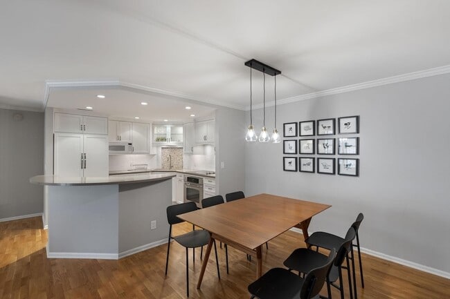 Photo - 2885 Knox Ave S