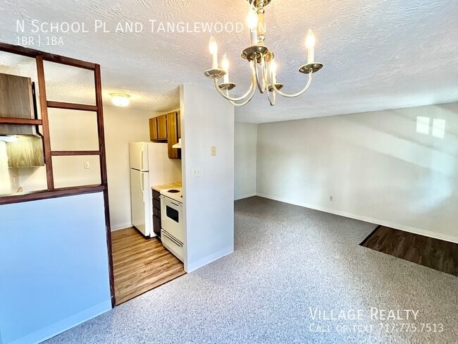 Photo - 323 N School Pl