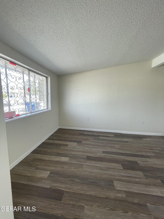 Photo - 312 Graphite Dr