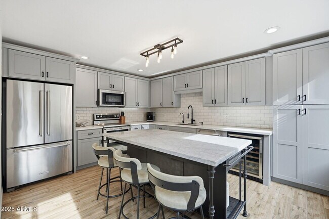 Photo - 4925 N 73rd St