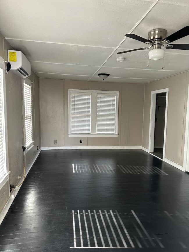 Building Photo - 410 Ohio Ave