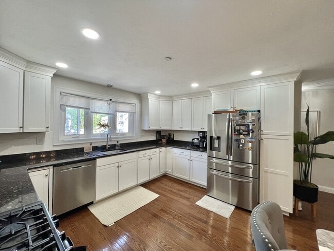 Photo - 32 Sugar Maple Ln