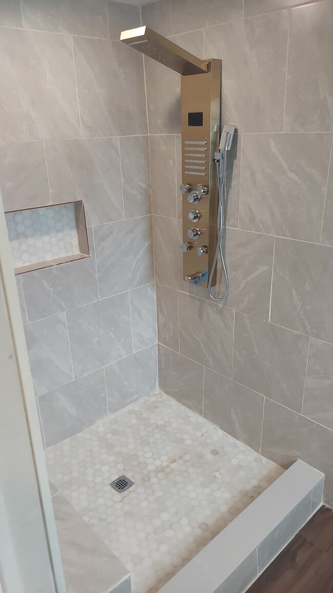 Photo - 1202 Anna Lee Dr