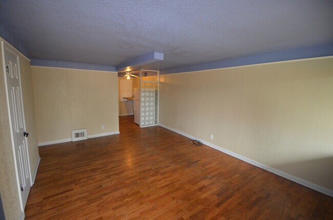2717-2723 Sheridan Blvd