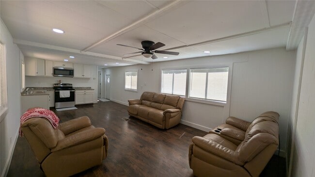266 Hunters Glen