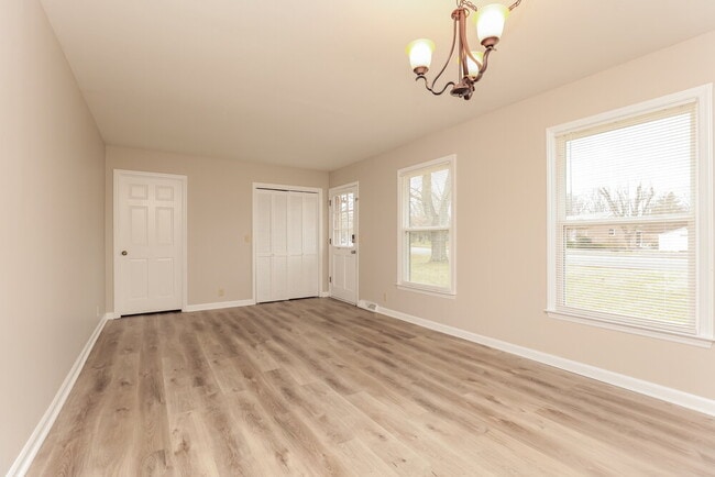 Photo - 2406 Hillmont Dr